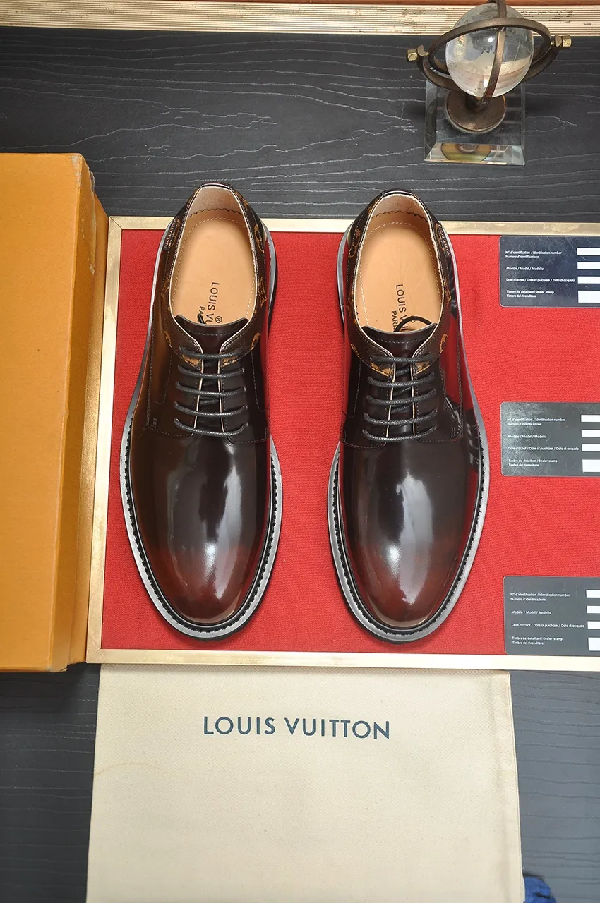 Men's men's shoes 💰560💶 [LV] (original single cowhide lining) 🍀LV's latest genuine leather business suit shoes are launched simultaneously on the official website. The first-layer cowhide imported from Italy is made of heavy gold, 💥1:1 rubber outsole from the official website. Versatile to wear, high-end without losing class, and the color combination is extraordinary. This four-season style is alluring when worn on your feet, showing off your big-name flair. Standard code 38-44 (45 customized)